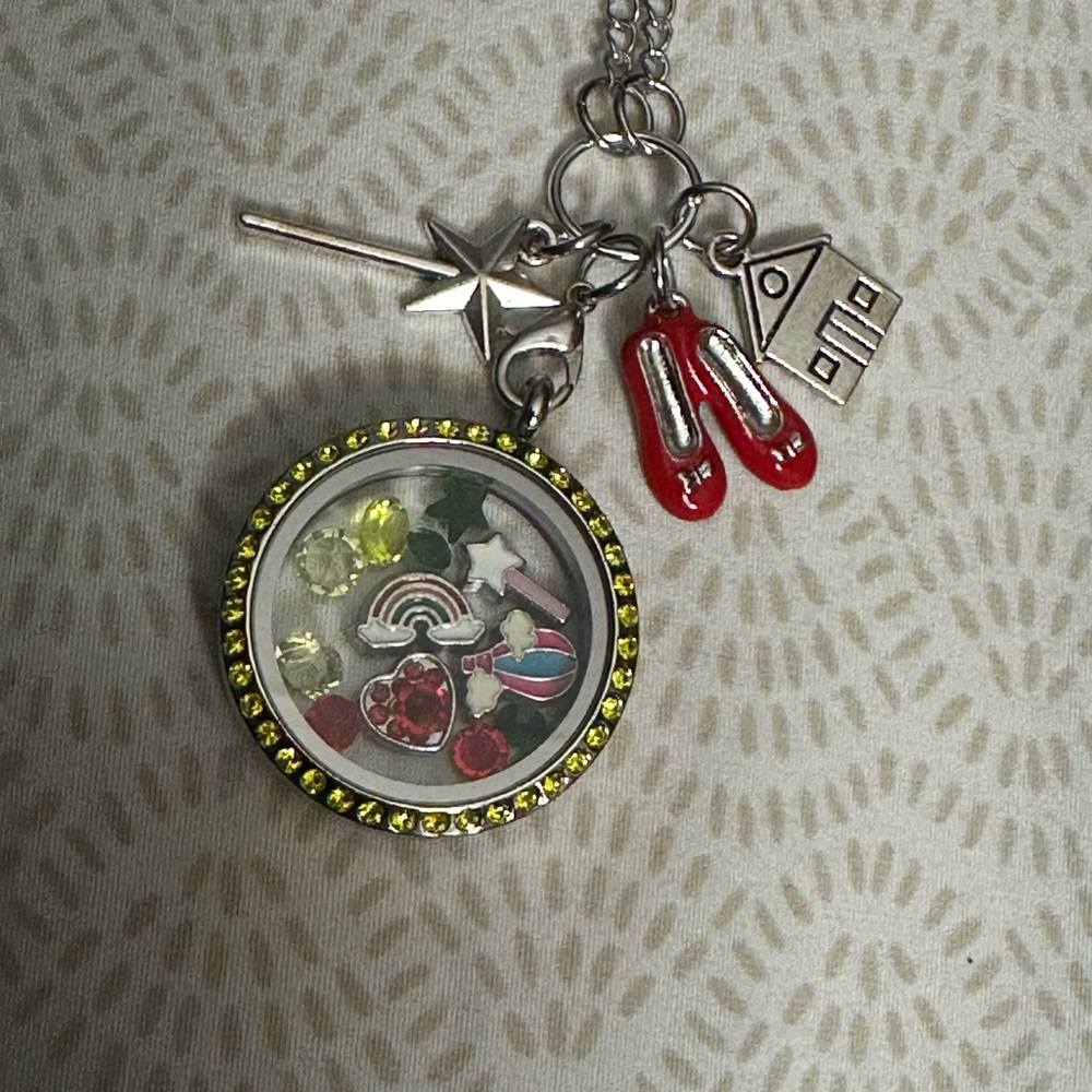 Stainless Steel Wizard of Oz Themed Floating Locket Charm 24 inch long Necklac